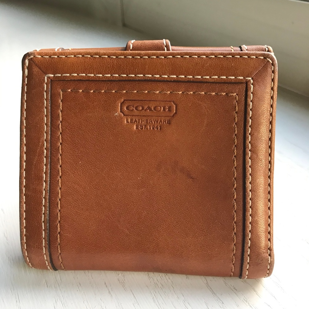 🎀 Coach Tan Leather BiFold Wallet